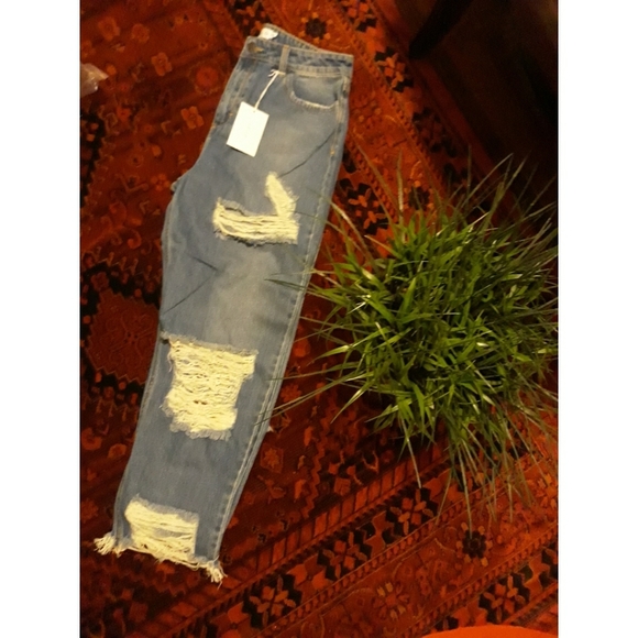 NWT Cello High Rise Medium Wash All Over Destress - Picture 2 of 8